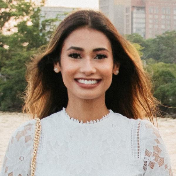 Sabena Nestlé employee smiling at the camera