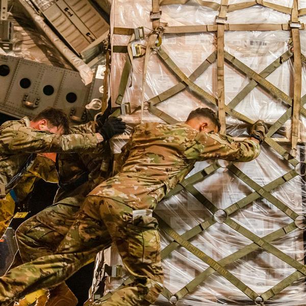 US Troops fly in formula during nationwide shortage