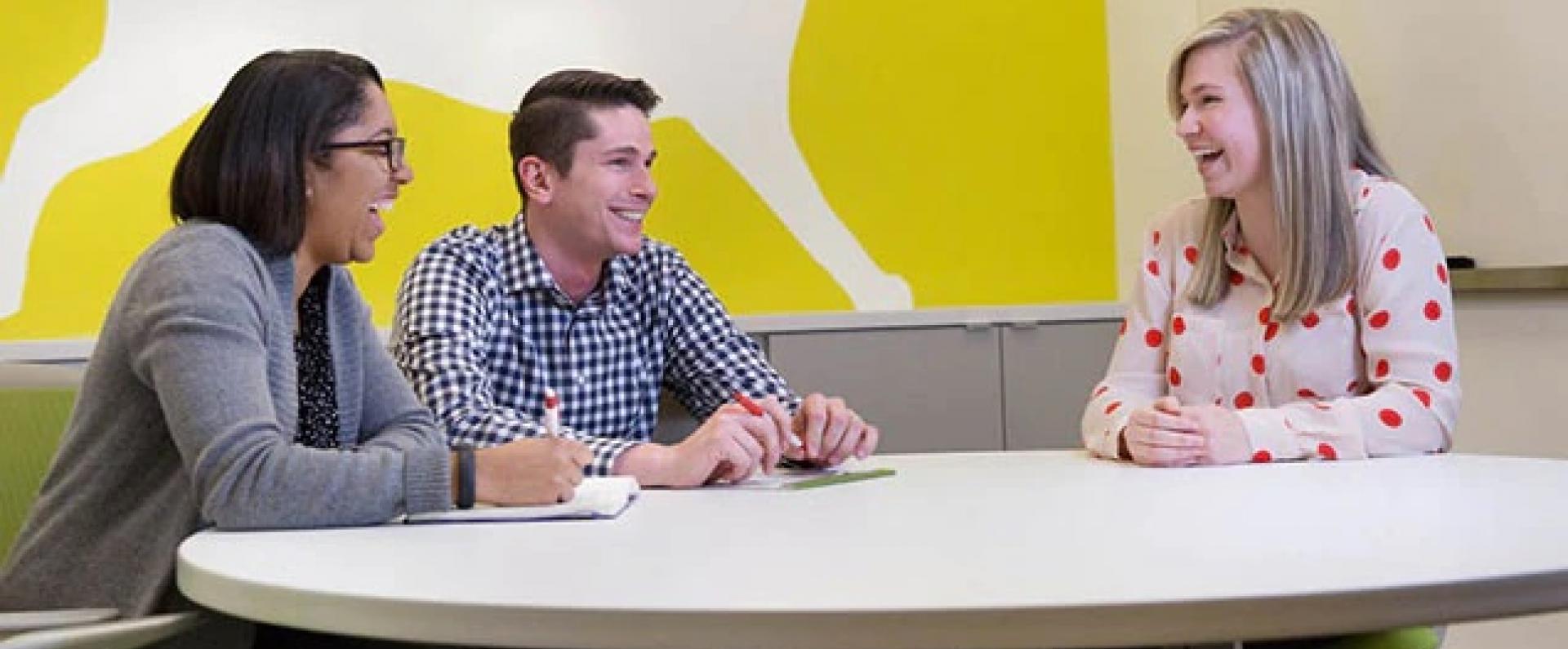 smiling-people-on-interview