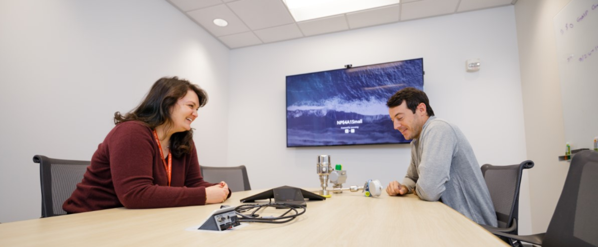 Colleagues meet in the Nestlé office